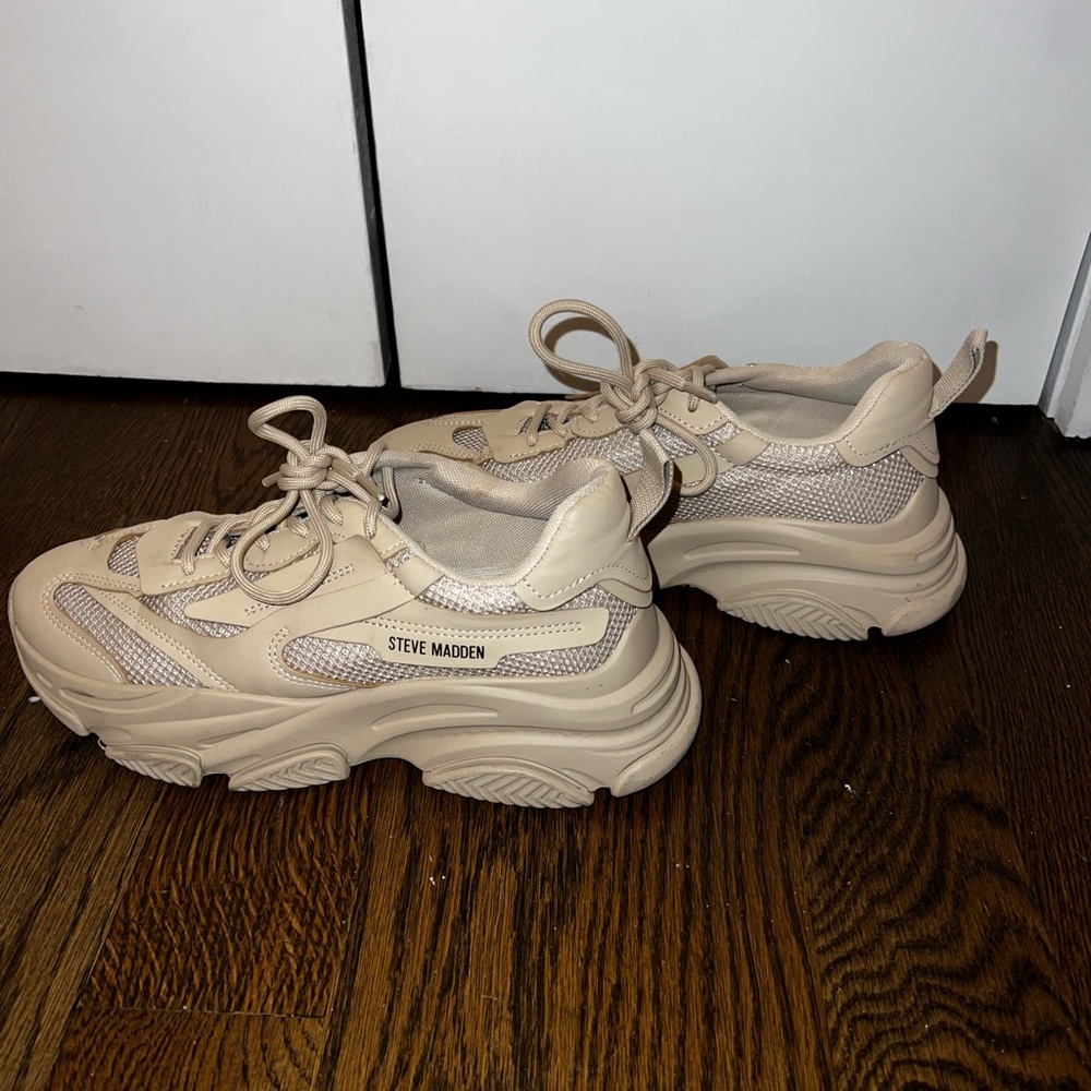 Steve Madden Women's Possession Tan Beige Sneakers